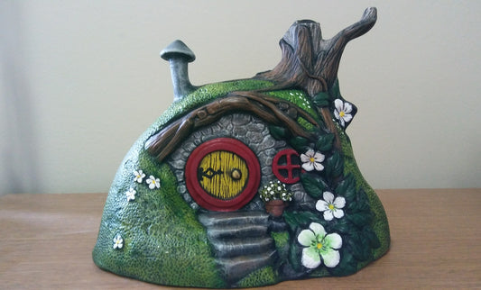 KP 1083 Hobbit Fairy House image 0