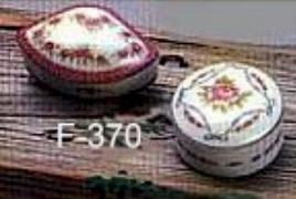 F 370 Round & Triangle Boxes image 0